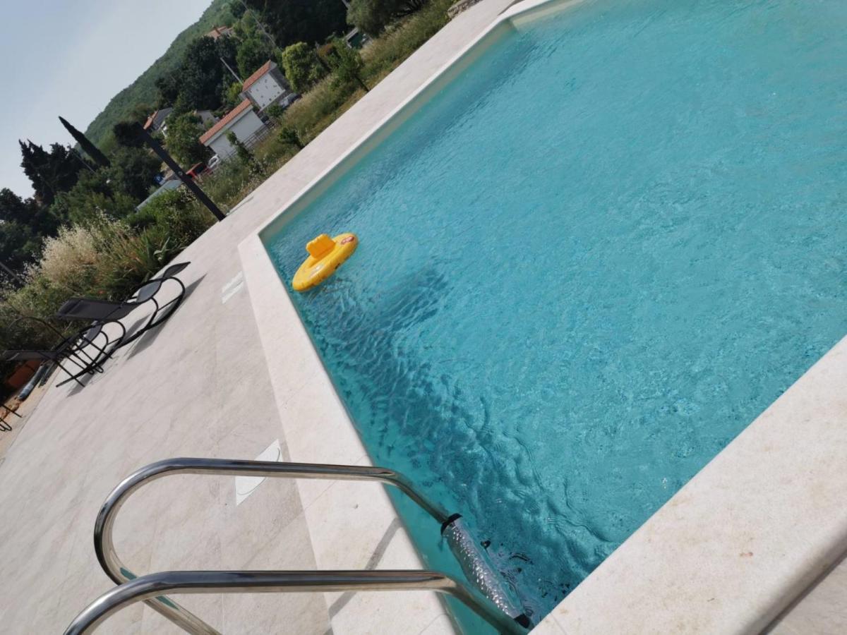 Apartments Barbara With Pool Brseč 외부 사진