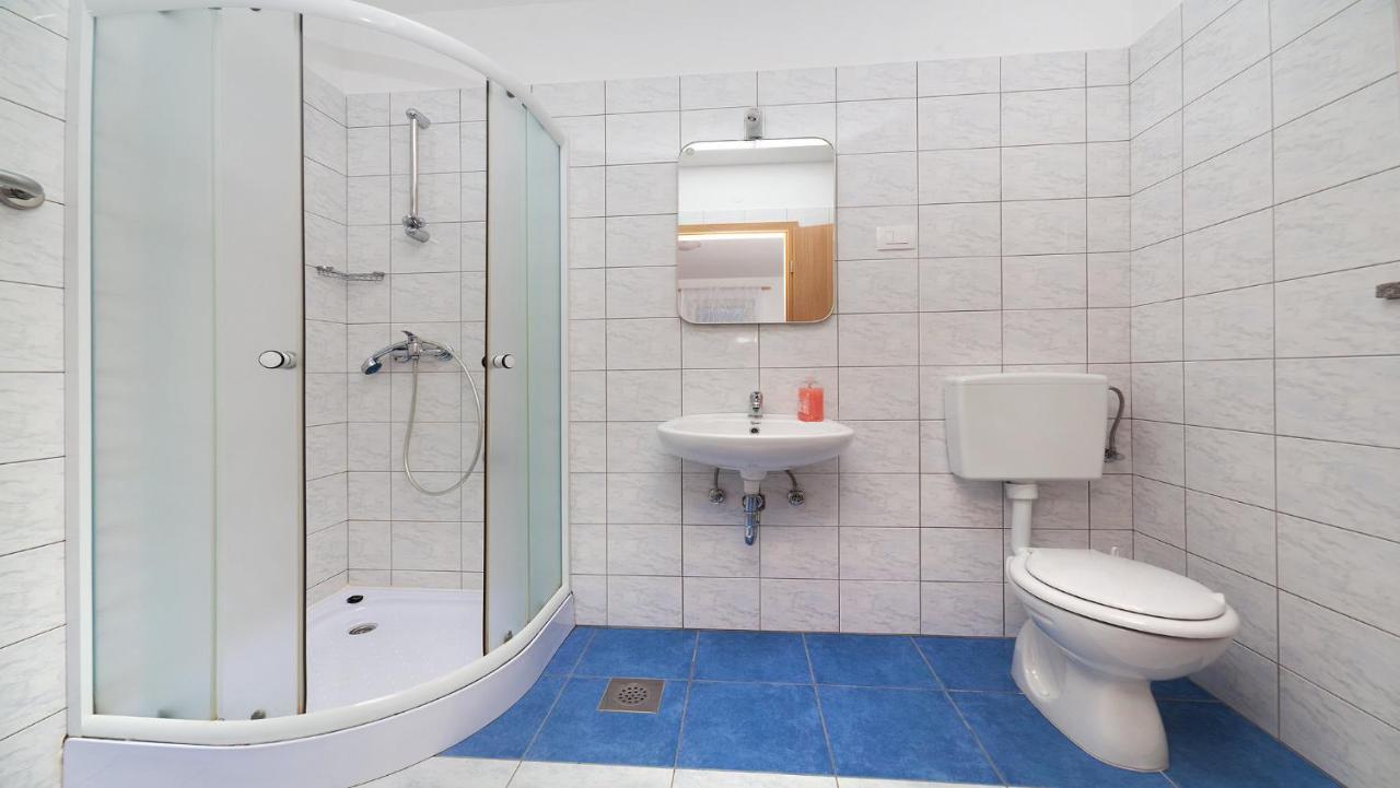 Apartments Barbara With Pool Brseč 외부 사진