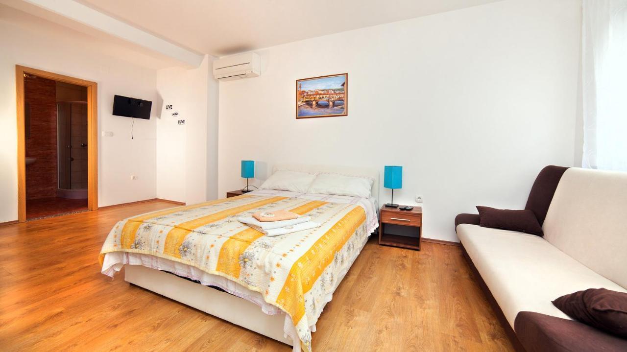 Apartments Barbara With Pool Brseč 외부 사진