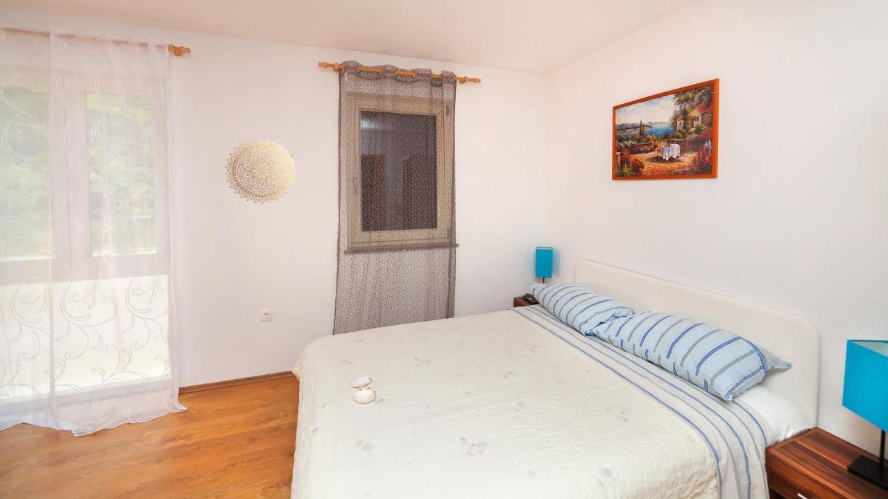 Apartments Barbara With Pool Brseč 외부 사진