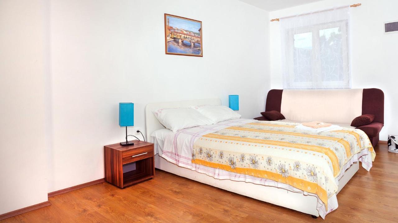 Apartments Barbara With Pool Brseč 외부 사진