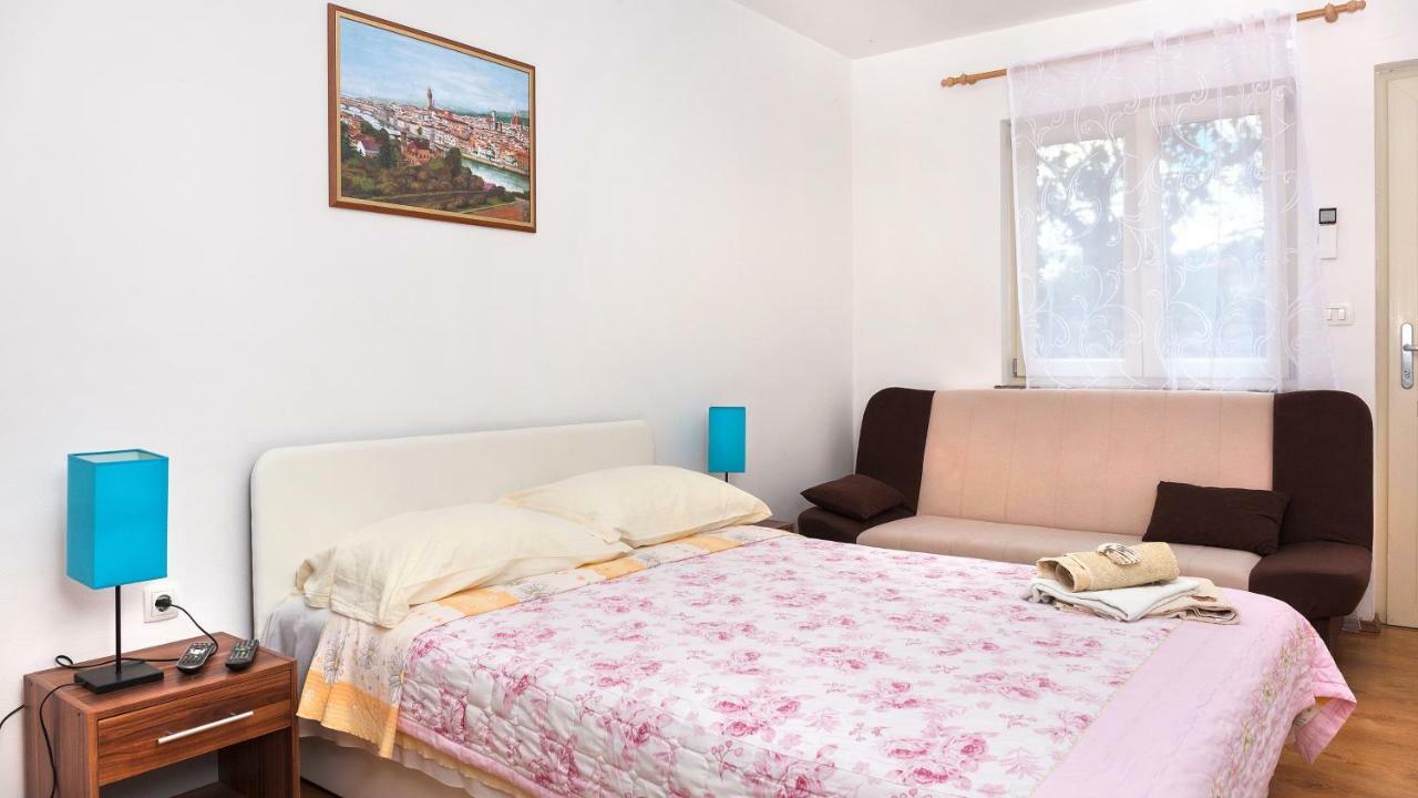 Apartments Barbara With Pool Brseč 외부 사진